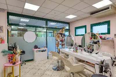 Negozio in vendita, Via Statale, Marchirolo