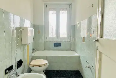 Casa in vendita, Via Achille Papa, Brescia