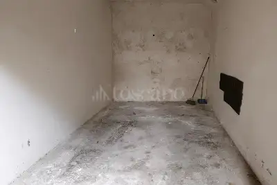 Box in vendita, Via Roberto Scott, Roma