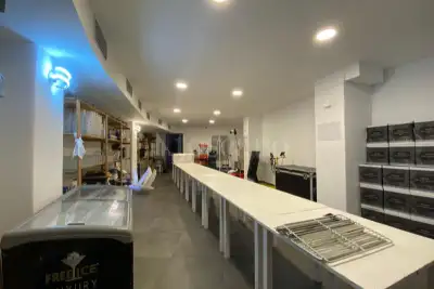 Negozio in vendita, Via Vulcano, Giardini-Naxos