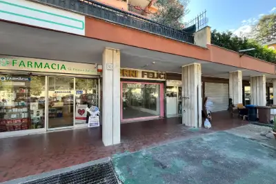 Negozio in vendita, Via Al Sesto Miglio, Roma