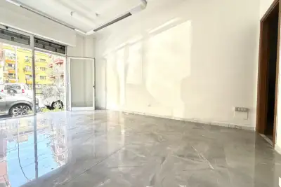 Negozio in vendita, Via Laura Mantegazza, Roma