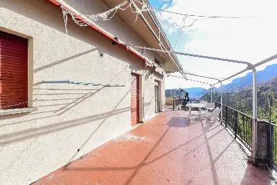 Casa in vendita, Via Bellinzona, Como