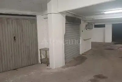 Box in vendita, Via Adriano Balbi, Roma