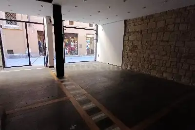 Negozio in affitto, via camollia, Siena