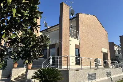 Villa Plurifamiliare in vendita, Viale Hugo Pratt, Roma