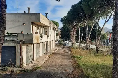 Capannone in vendita, Via Marcinelle 25, Chieti