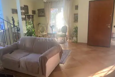 Casa Indipendente in vendita, Via Afrodite, Pomezia