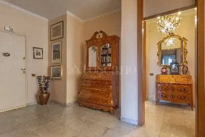 Casa in vendita, Via Giovanni Pascoli, Milano