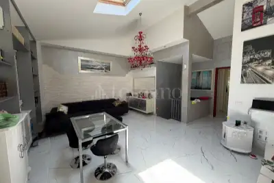 Villino a Schiera in vendita, Via Ipparco di Nicea, Roma