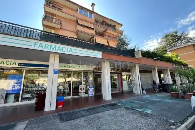 Negozio in vendita, Via Al Sesto Miglio, Roma