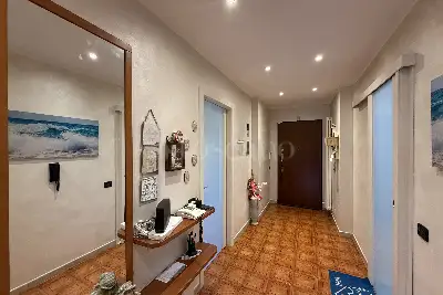 Casa in vendita, Via Salvatore Quasimodo, Como