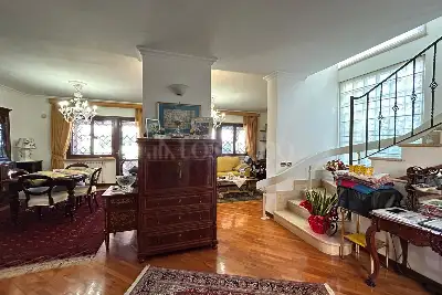 Villa in vendita, Via San Candido, Roma