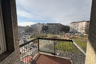 Casa in vendita, Via Lorenteggio, Milano