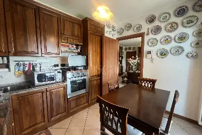 Casa in vendita, Piazza Tirana , Milano