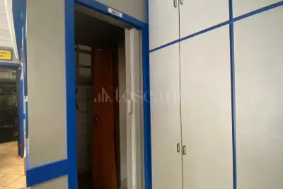 Negozio in vendita, Via dei Frassini, Roma