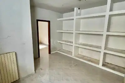 Negozio in affitto, Via Re Manfredi, Atripalda