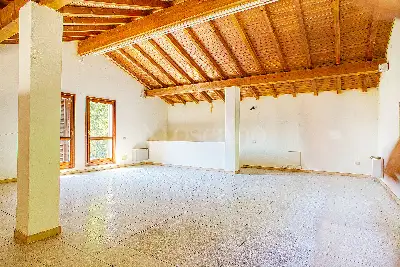 Stabile Uso Ufficio in vendita, Via Provinciale, Grantola