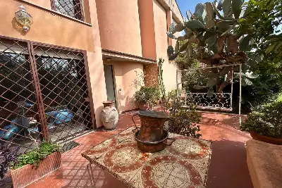 Villa in vendita, Via Mezzocorona, Roma