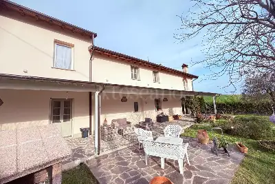 Casale in vendita, Via Cantone, Agliana