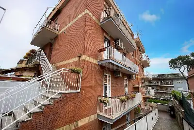 Casa in vendita, Via Baveno, Roma