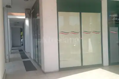 Negozio in vendita, Via degli Aurunci, Latina