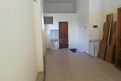 Negozio in affitto, Viale Legioni Romane, Milano