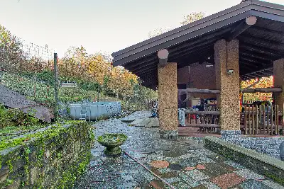 Casa Indipendente in vendita, Via Pradaccio, Cadegliano-Viconago