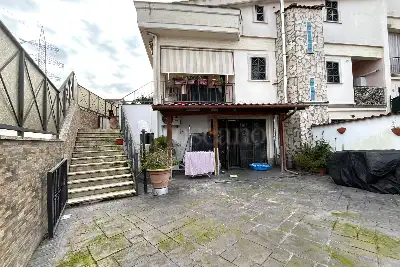 Villino a Schiera in vendita, Via Casaluce, Roma