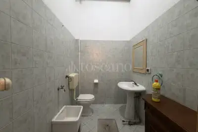 Negozio in vendita, Via Michele Titone, Palermo