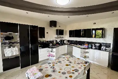 Villa in vendita, Via Le Ferriere, Latina