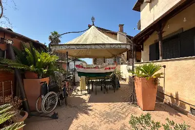 Villa Plurifamiliare in vendita, Via Carlo Tincani, Roma