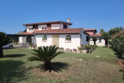 Casa Indipendente in vendita, Via delle Azalee, Aprilia