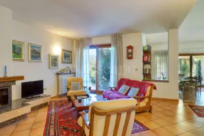 Villa in vendita, Via Marconi, Lavena Ponte Tresa