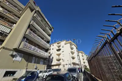 Box in affitto, Via Enzo Tortora, Napoli