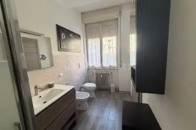 Casa in vendita, Via Pessano, Milano
