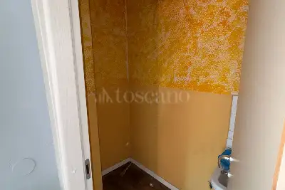 Negozio in vendita, Via Fregni, Modena