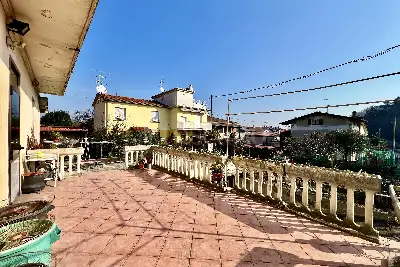 Casa Indipendente in vendita, Via Menasasso, Desenzano del Garda