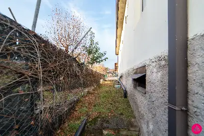 Negozio in vendita, Via Giosuè Carducci, Fontanafredda