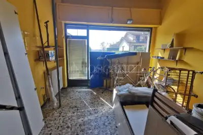 Negozio in vendita, Via A. Depretis, Bressana Bottarone