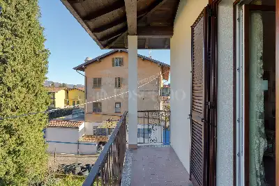 Villa in vendita, Via Statale, Marchirolo