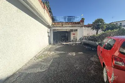 Garage in vendita, Via Antonello da Messina, Aci Castello