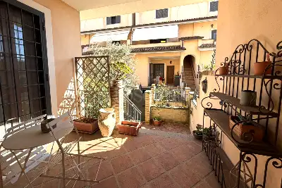 Villino a Schiera in vendita, Via Morsasco, Roma