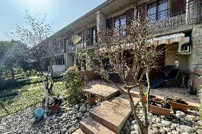 Villino a Schiera in vendita, Via Donatello, Brescia