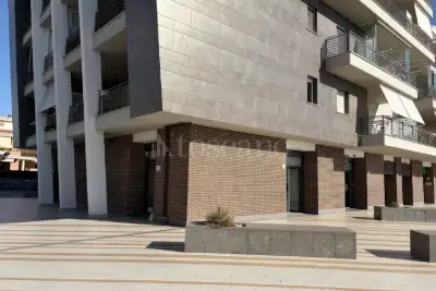 Negozio in vendita, Viale Gianluigi Bonelli, Roma