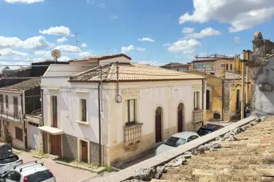 Casa Indipendente in vendita, Via Umberto, Ferla
