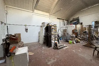 Laboratorio in vendita, Via Lago di Nemi, Milano