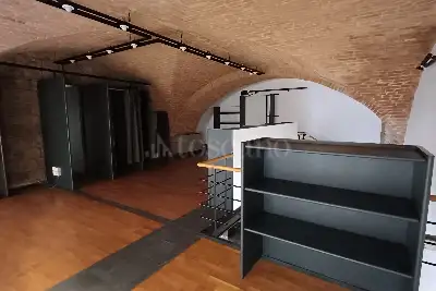 Negozio in affitto, via camollia, Siena