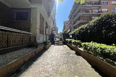 Casa in vendita, Via Ugo Falena, Roma