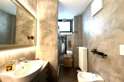 Casa in vendita, Via Achille Bizzoni, Milano